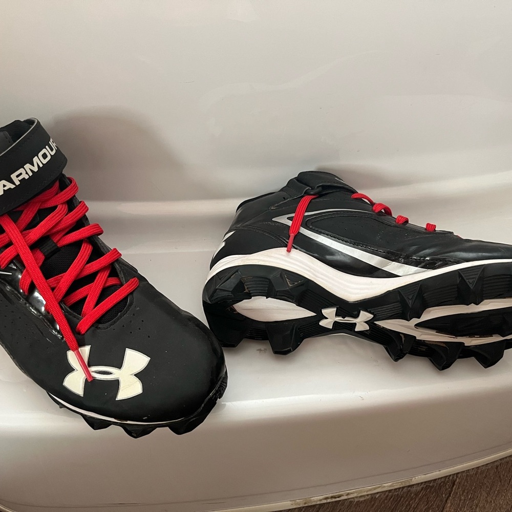 Hurley Cleats - Picture 2 of 5